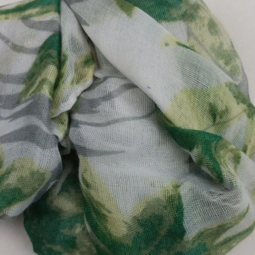 NWT SAX Eyewear & Fashion Accessories Green Floral Lightweight Beach Sarong